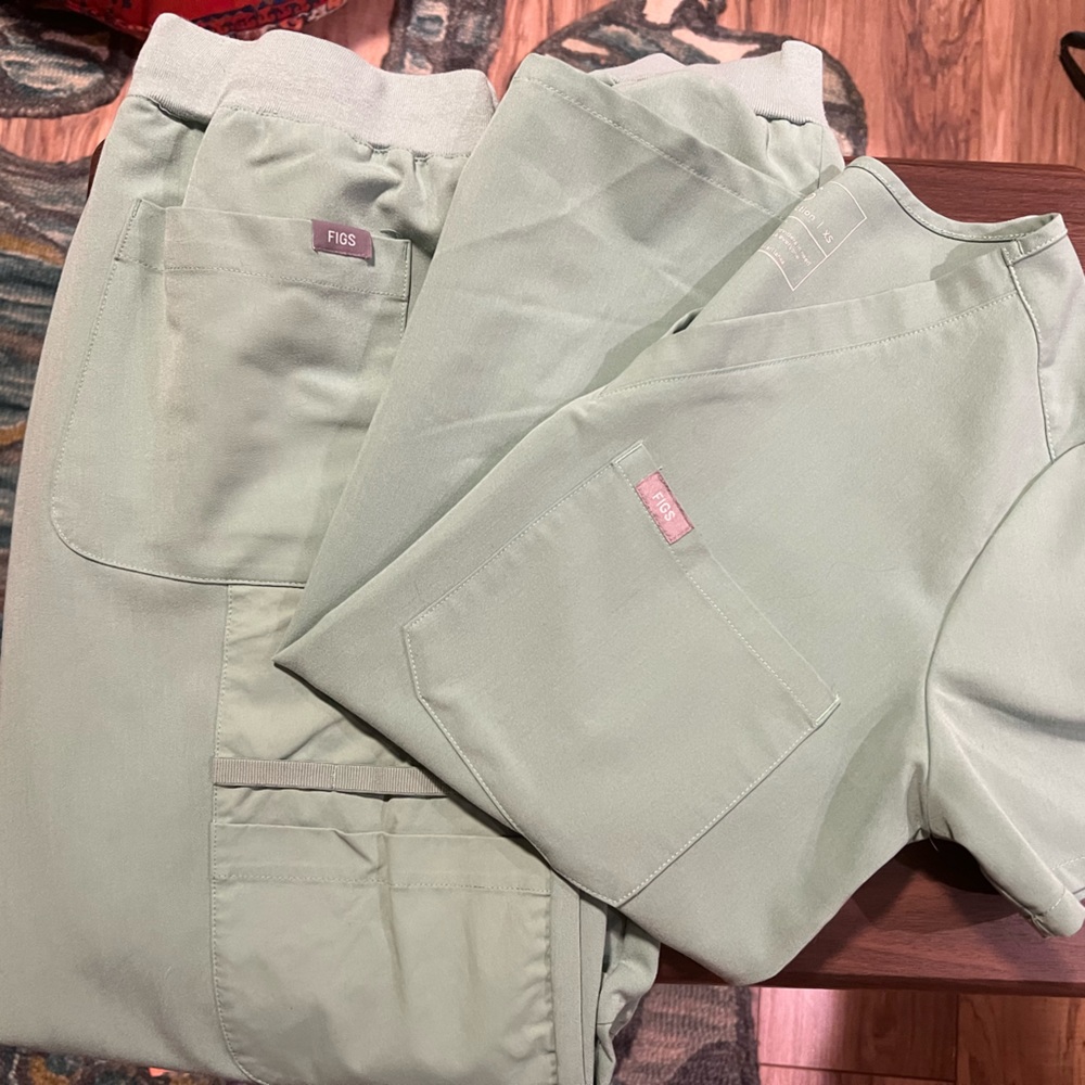 Figs Limited Edition Scrub Set in Sage Green
